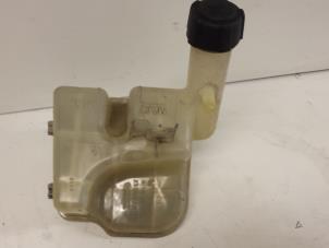 Begagnade Expansionskärl Renault Laguna II Grandtour (KG) 1.9 dCi 100 Pris € 15,00 Marginaltabell erbjuds av Autodemontagebedrijf Smit