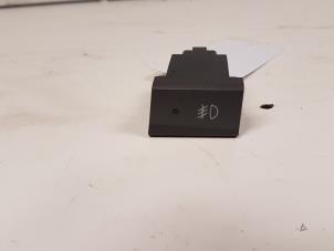 Gebruikte Mistlamp Schakelaar Hyundai Accent 1.5i 12V Prijs € 10,00 Margeregeling aangeboden door Autodemontagebedrijf Smit