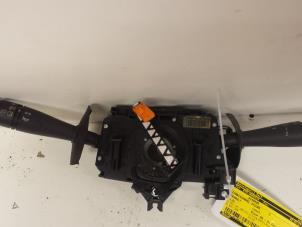 Gebruikte Licht + Raw Schakelaar Renault Clio II (BB/CB) 1.4 Prijs € 55,00 Margeregeling aangeboden door Autodemontagebedrijf Smit