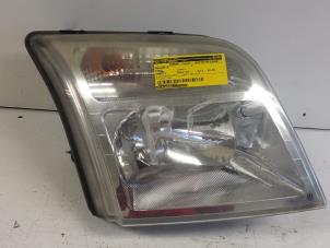 Gebruikte Koplamp rechts Ford Transit Connect 1.8 Tddi Prijs € 25,00 Margeregeling aangeboden door Autodemontagebedrijf Smit