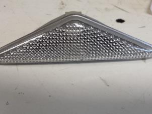 Begagnade Indikatorglas, vänster fram Ford Focus 1 Wagon 1.8 TDCi 100 Pris € 5,00 Marginaltabell erbjuds av Autodemontagebedrijf Smit