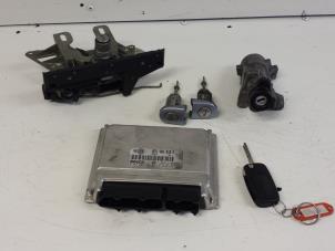 Gebruikte Kontaktslot + computer Volkswagen Passat (3B2) 2.3 VR5 Prijs € 150,00 Margeregeling aangeboden door Autodemontagebedrijf Smit