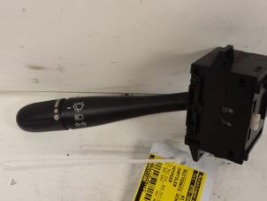 Gebruikte Ruitenwis Schakelaar Chrysler Voyager/Grand Voyager (RG/RS) 3.3 V6 AWD Grand Voyager Prijs € 15,00 Margeregeling aangeboden door Autodemontagebedrijf Smit