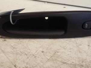 Begagnade Brytare, eldrivna fönster Alfa Romeo 166 2.4 JTD Pris € 30,00 Marginaltabell erbjuds av Autodemontagebedrijf Smit