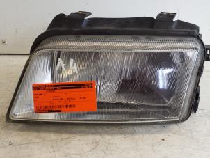 Gebruikte Linker Koplamp Audi A4 (B5) 1.6 Prijs € 20,00 Margeregeling aangeboden door Autodemontagebedrijf Smit