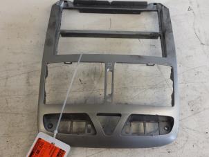 Gebruikte Dashboard deel Peugeot 307 SW (3H) 1.6 16V Prijs € 45,00 Margeregeling aangeboden door Autodemontagebedrijf Smit