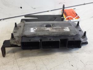 Begagnade Insprutningsdator Renault Grand Scénic II (JM) 2.0 16V Pris € 40,00 Marginaltabell erbjuds av Autodemontagebedrijf Smit