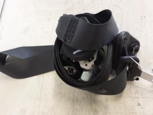 Używane Pas bezpieczenstwa lewy tyl Renault Grand Scénic II (JM) 2.0 16V Cena € 35,00 Procedura marży oferowane przez Autodemontagebedrijf Smit