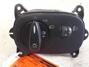 Gebruikte Schakelaar Licht Ford Transit Connect 1.8 Tddi Prijs € 10,00 Margeregeling aangeboden door Autodemontagebedrijf Smit