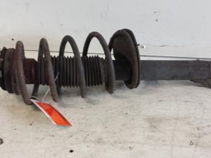 Gebruikte Veerpoot links-voor Ford Transit Connect 1.8 Tddi Prijs € 25,00 Margeregeling aangeboden door Autodemontagebedrijf Smit