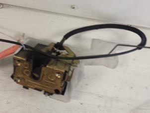 Gebruikte Deurslot Mechaniek 2Deurs rechts Renault Clio II (BB/CB) 1.4 Prijs € 25,00 Margeregeling aangeboden door Autodemontagebedrijf Smit