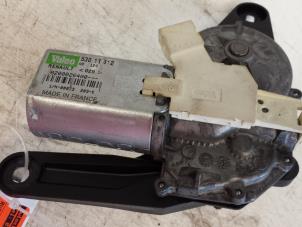 Gebruikte Ruitenwismotor + Mechaniek Renault Clio II (BB/CB) 1.4 16V Si Prijs € 20,00 Margeregeling aangeboden door Autodemontagebedrijf Smit