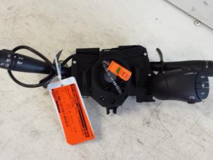 Gebruikte Licht + Raw Schakelaar Renault Clio II (BB/CB) 1.4 16V Si Prijs € 35,00 Margeregeling aangeboden door Autodemontagebedrijf Smit