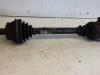Drivaxel, höger fram från en Volkswagen Passat Variant (3B6), 2000 / 2005 1.9 TDI 130, Kombi, Diesel, 1.896cc, 96kW (131pk), FWD, AVF, 2000-10 / 2005-05, 3B6 2005