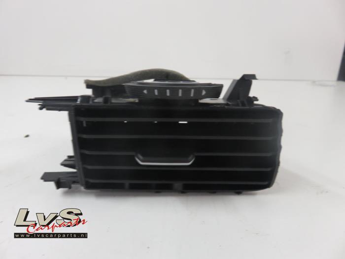 Volkswagen Golf Dashboard vent