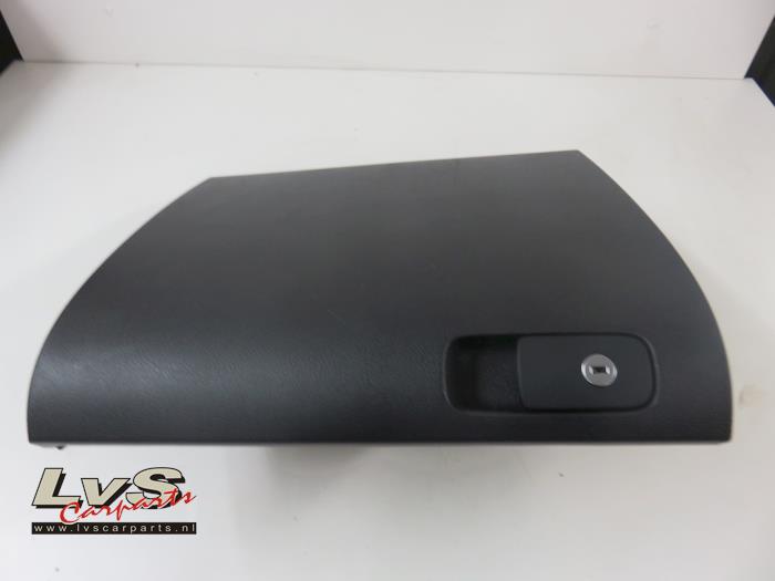 Volkswagen Tiguan Dashboardkastje