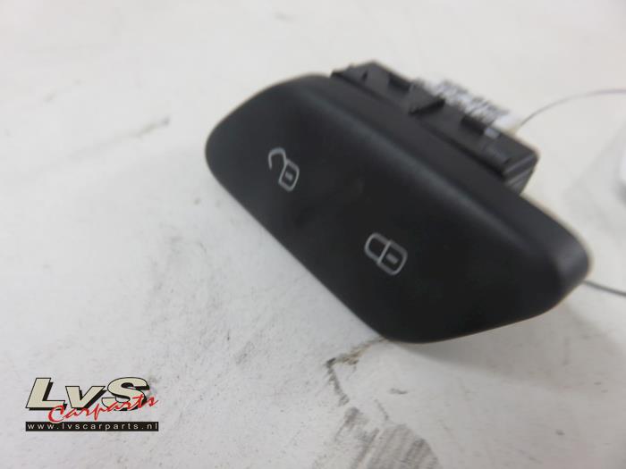 Volkswagen Polo Central locking switch