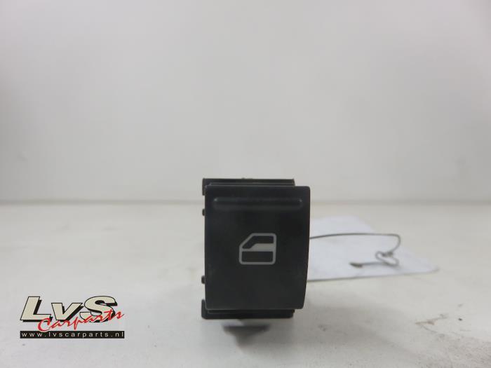 Volkswagen Polo Electric window switch