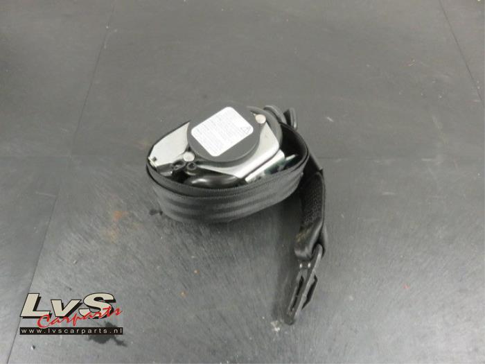 Audi A4 Tendeur de ceinture gauche