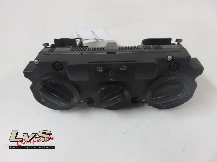 Volkswagen Touran Air conditioning control panel