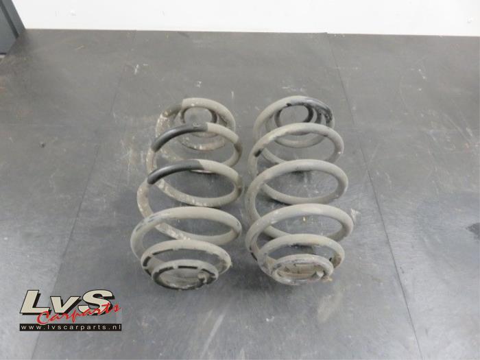 Opel Zafira B Schroefveer achter