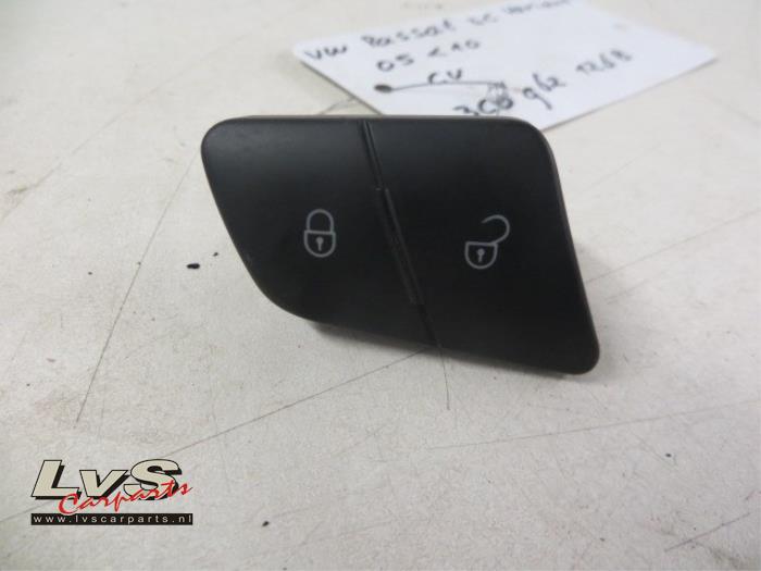 Volkswagen Passat Central locking switch
