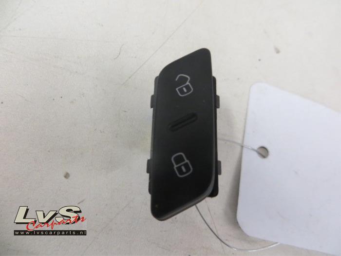 Volkswagen Passat Central locking switch