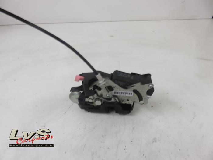 Mercedes Vito Deurslot Mechaniek 2Deurs links