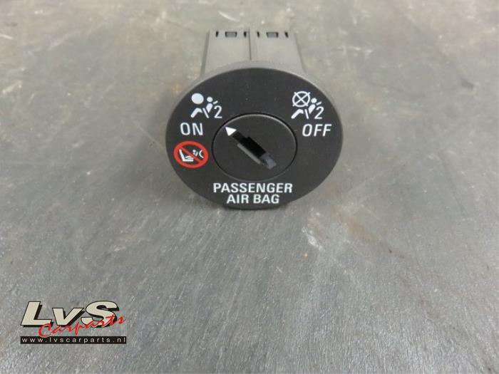 Opel Corsa Airbag Slot