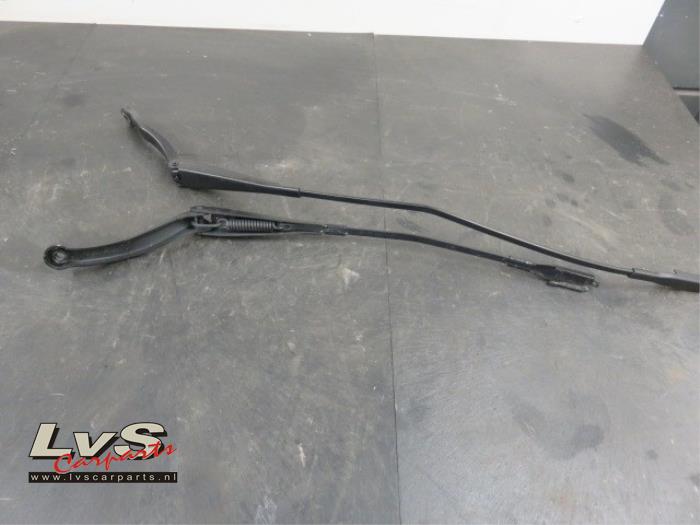 Opel Corsa Ruitenwisserarm voor