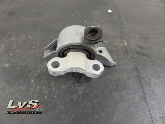 Opel Corsa Engine mount
