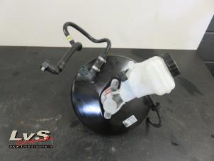 Begagnade Bromsservo Opel Corsa E 1.2 16V Pris på förfrågan erbjuds av LvS Carparts