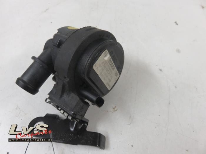 Volkswagen Golf Additional water pump