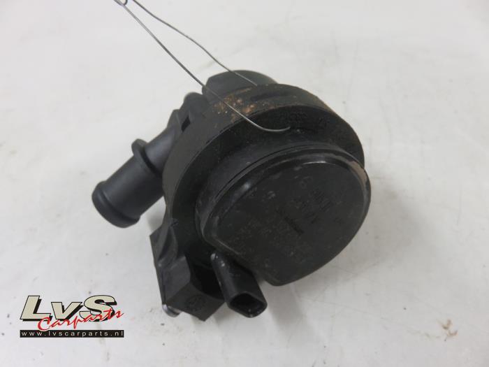 Volkswagen Golf Additional water pump
