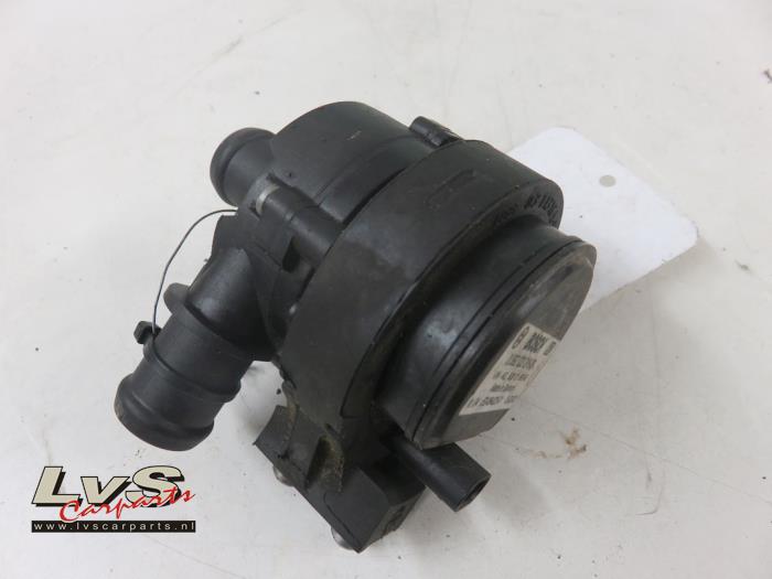 Volkswagen Polo Additional water pump