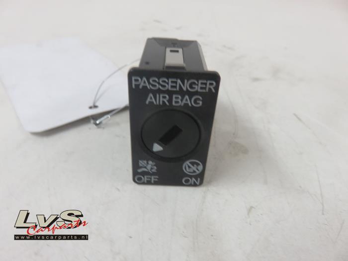 Volkswagen Golf Airbag Slot