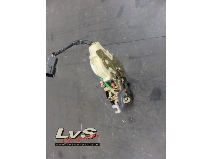 Kia Sorento Serrure portière mécanique 4portes avant gauche