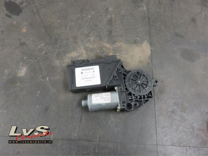 Volkswagen Touareg Door window motor