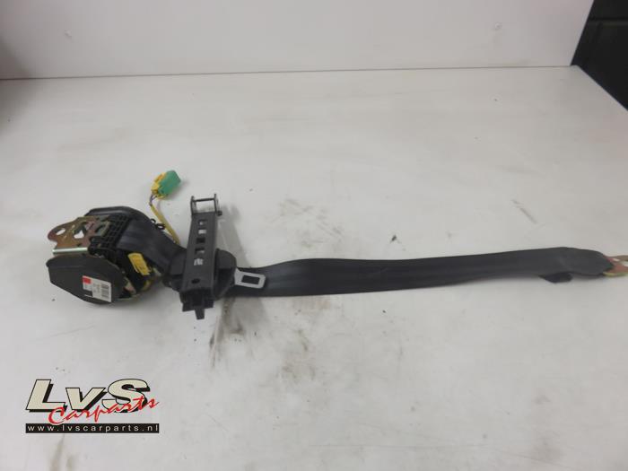 Volkswagen Touareg Rear seatbelt, left
