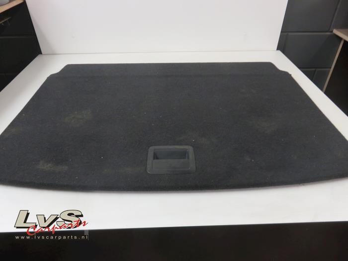 Volkswagen Golf Plaque sol coffre