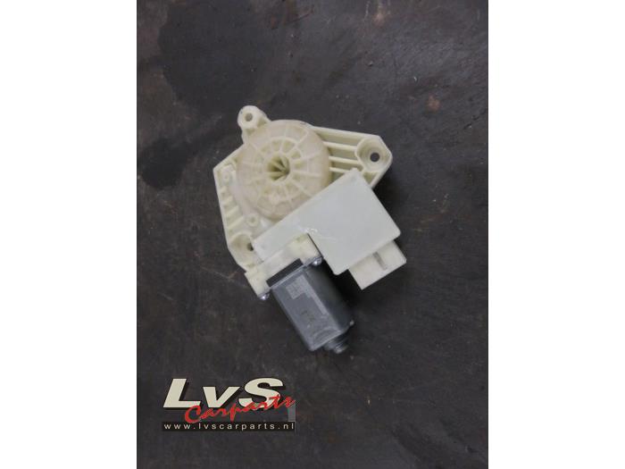 Volkswagen Golf Moteur de vitre portière