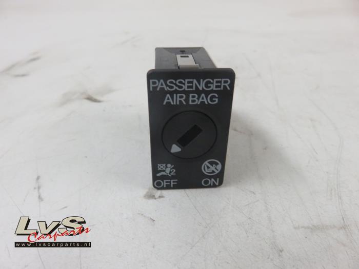 Volkswagen Golf Airbag Slot