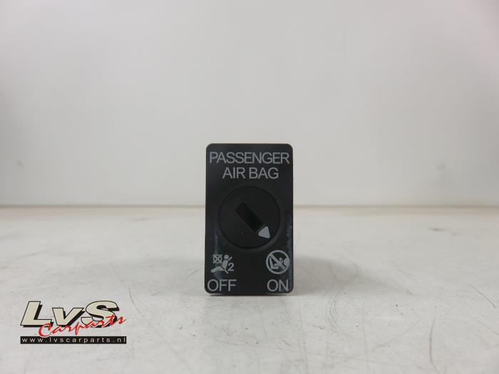 Volkswagen Golf Airbag Slot