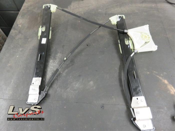 Volkswagen T-Roc Mécanique vitre 4portes avant gauche