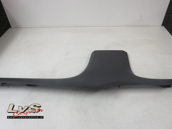 Volkswagen UP Revêtement montant centre droit