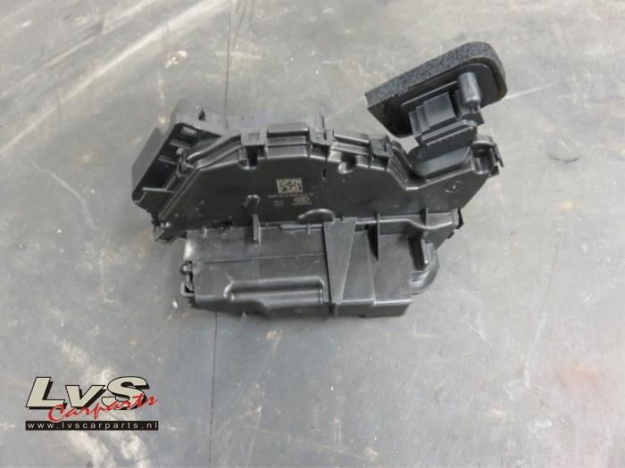 Volkswagen Polo Deurslot Mechaniek 4Deurs links-achter