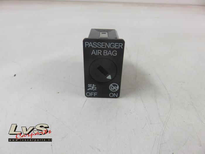 Volkswagen Golf Airbag Slot