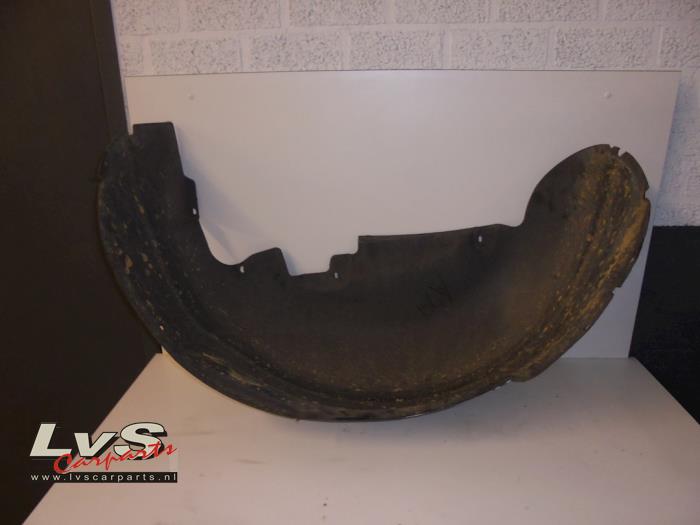 Volkswagen Touareg Wheel arch liner