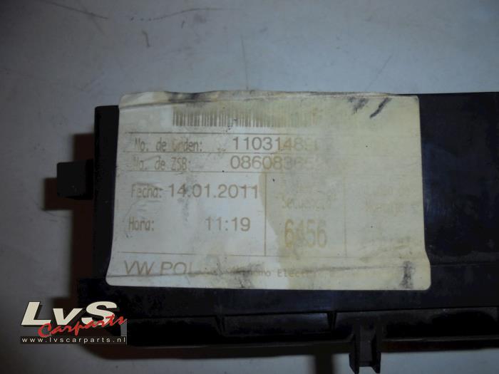 Volkswagen Polo Fuse box