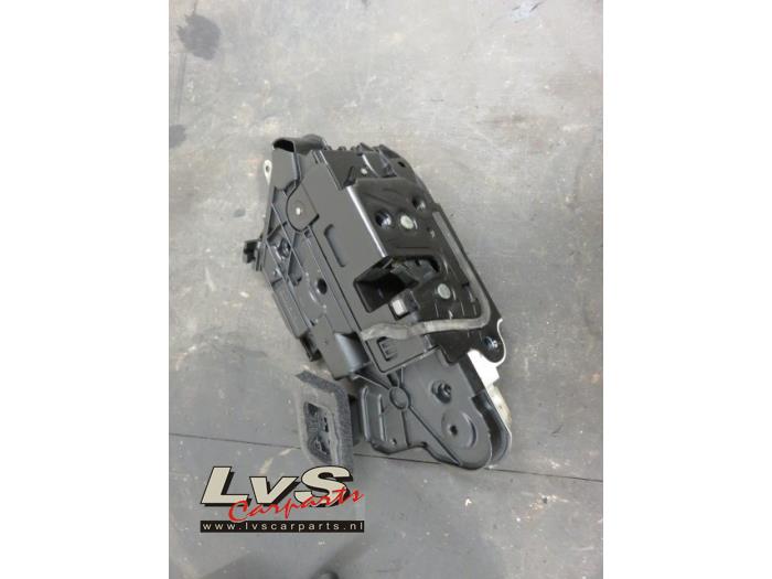 Skoda Octavia Deurslot Mechaniek 4Deurs links-voor